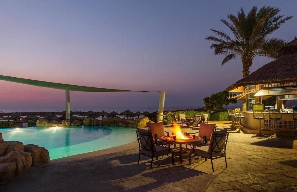 Зображення Coral Beach Resort Sharjah 4*