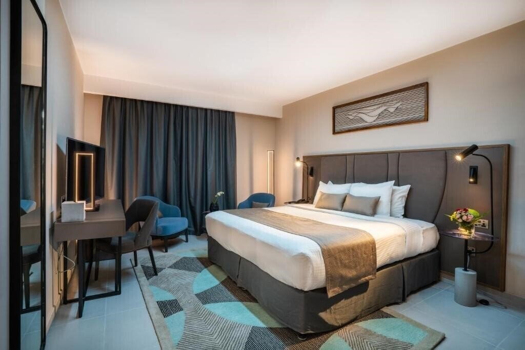 Картинка Holiday International (ex. Holiday International Hotel) 4*