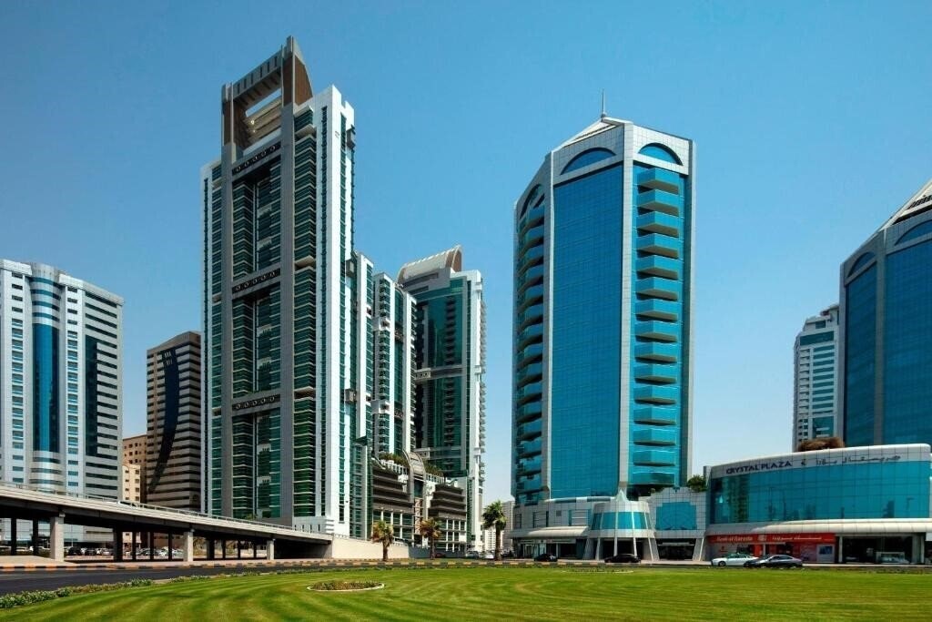 Готель Four Points By Sheraton Sharjah 4*
