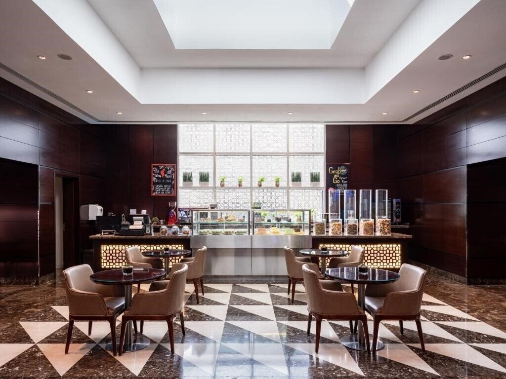 Фотографія Four Points By Sheraton Sharjah 4*