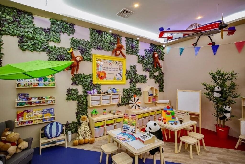 Картинка Golden Sands Hotel & Residences (ex. Golden Sands Hotel Sharjah, Ramada Hotel & Suites Sharjah) 4*