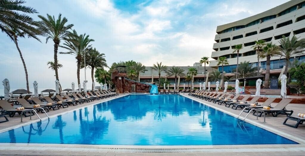 Фотографія Occidental Sharjah Grand Hotel 4*