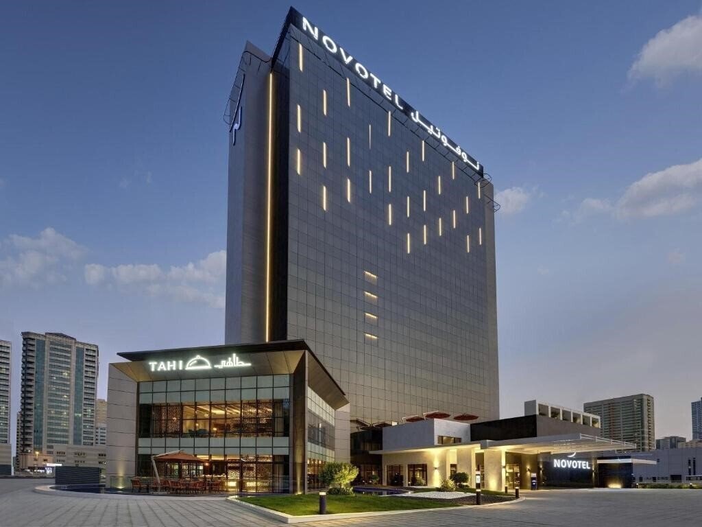 Готель Novotel Sharjah Expo Centre 4*