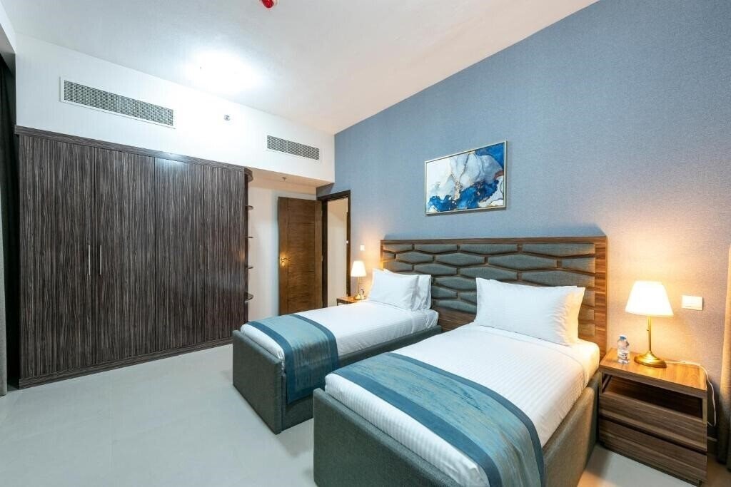 Отель Luxe Grand Hotel Apartments 5*