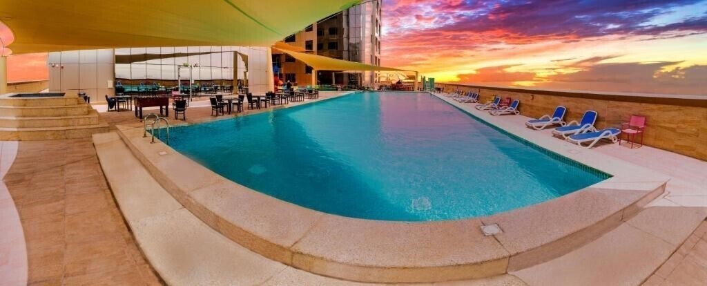 Фото Luxe Grand Hotel Apartments 5*