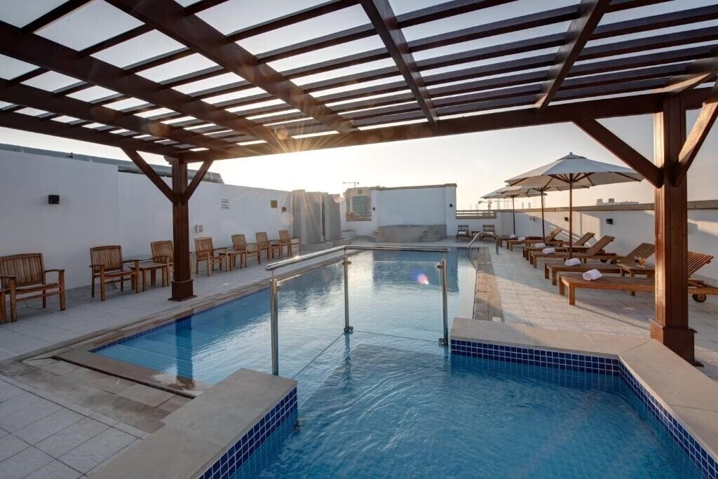 Готель Center Hotel Sharjah 4*