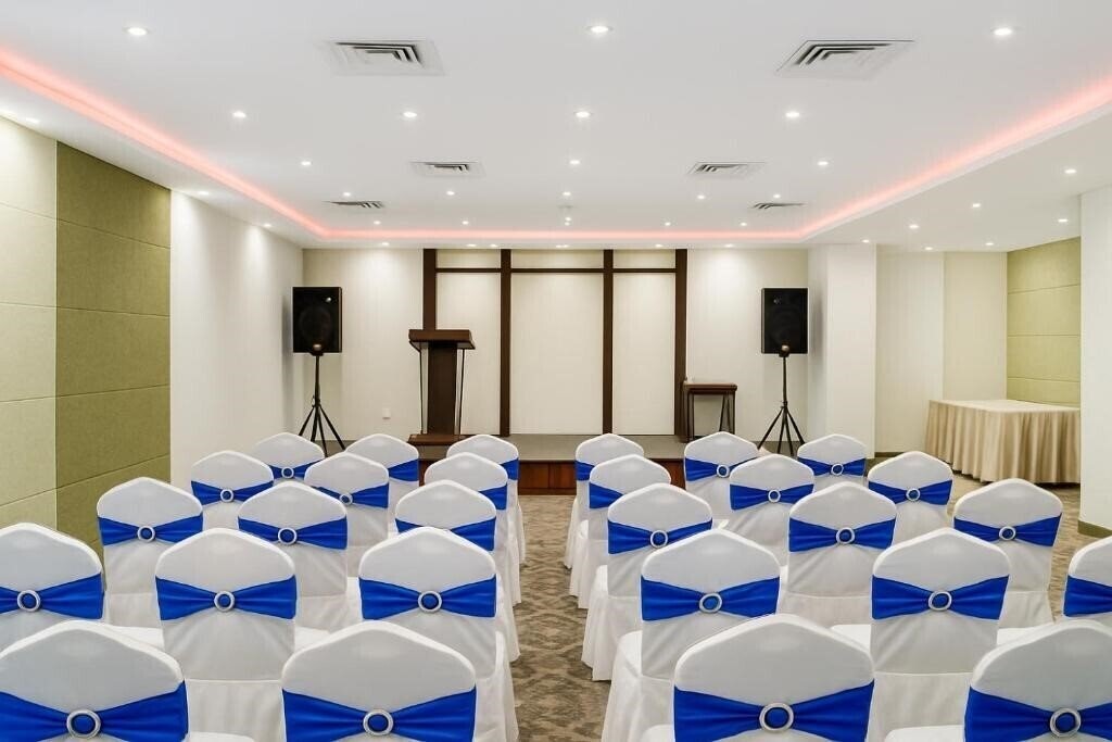 Картинка Ruwi Hotel Apartments By Oyo Rooms 3*