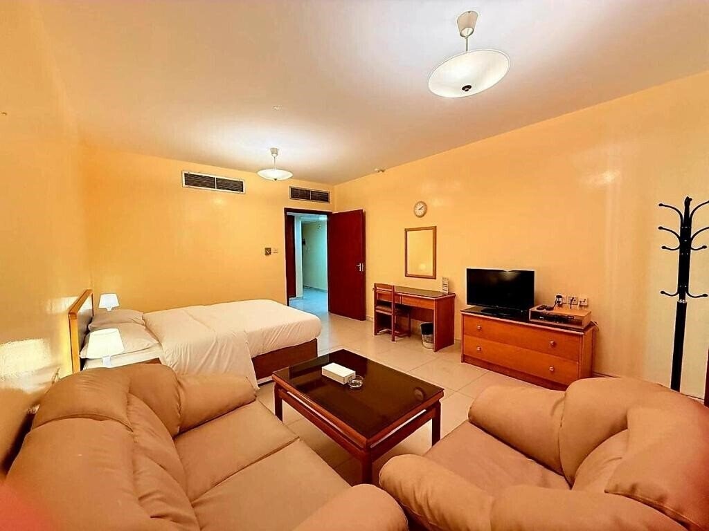 Фото Al Buhairah Hotel Apartments 3*