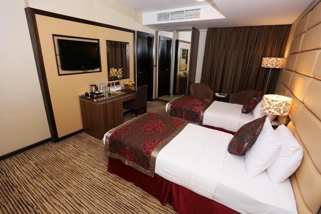 Фотографія Al Hamra Hotel Sharjah 4*