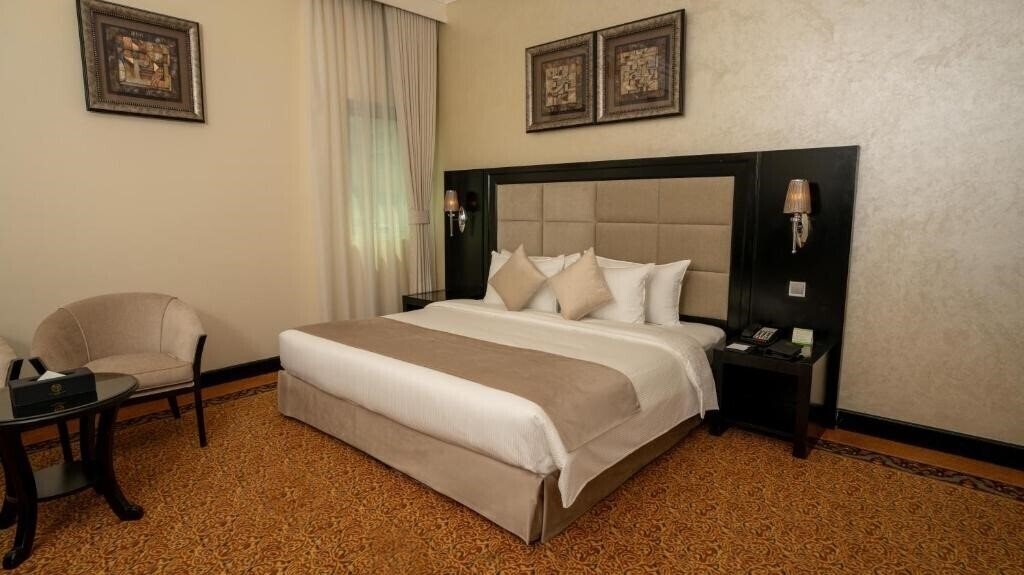 Готель Royal Grand Suite Hotel 4*