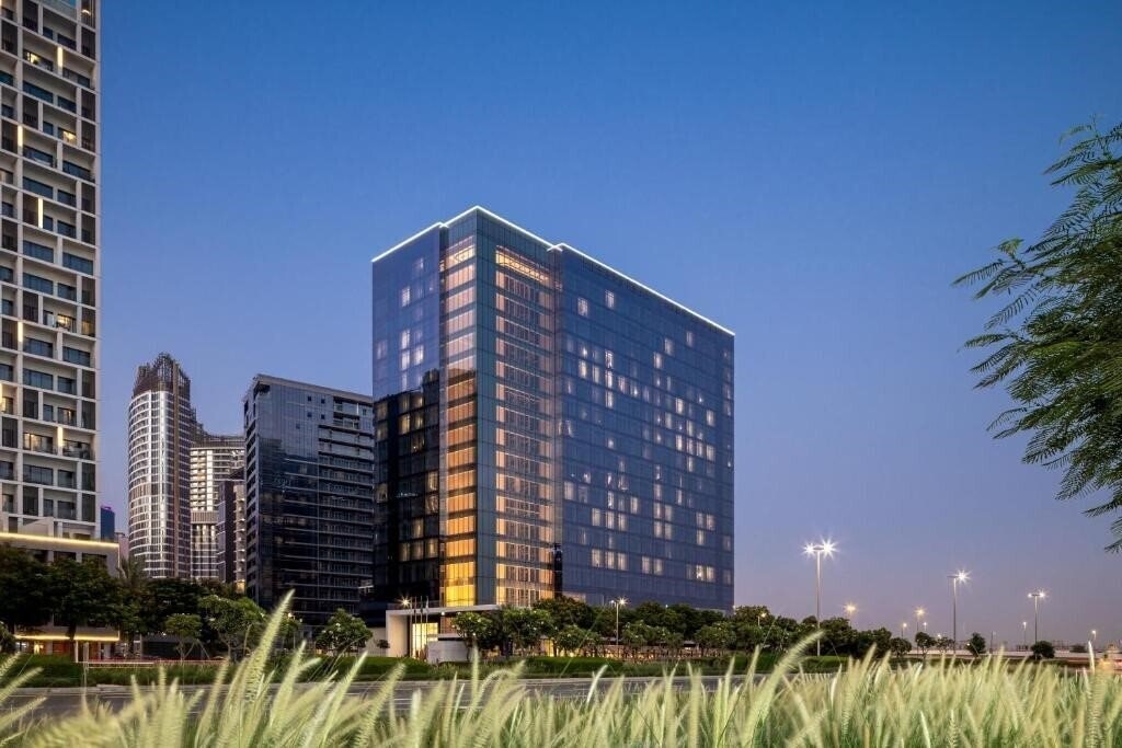 Готель Grand Millennium Business Bay 4*