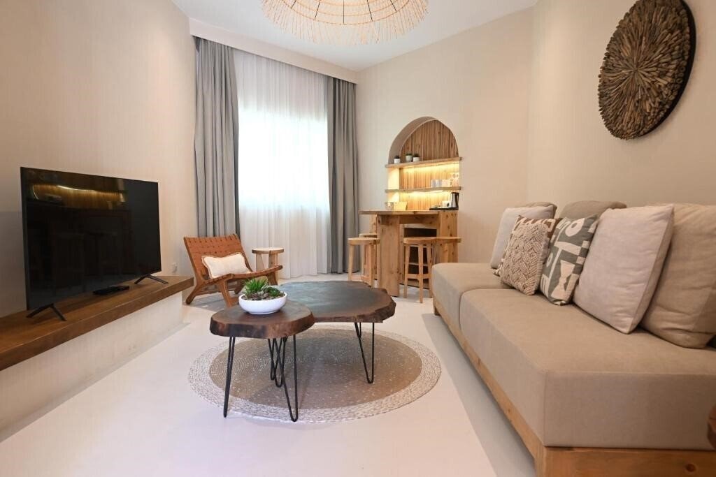 Картинка Umm Al Quwain Beach Hotel 4*