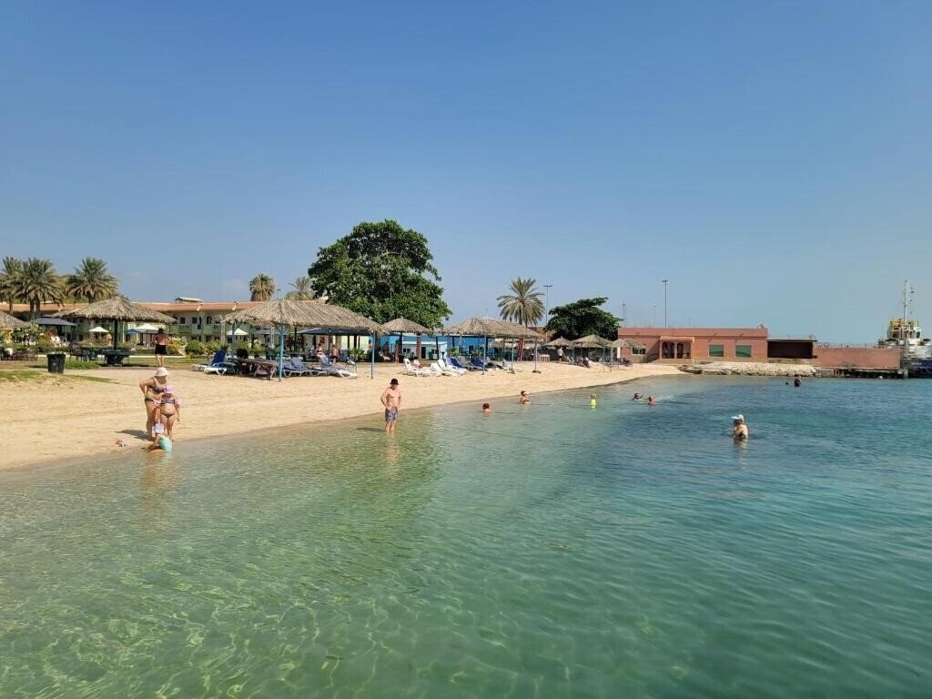 Готель Flamingo Beach Resort 3*