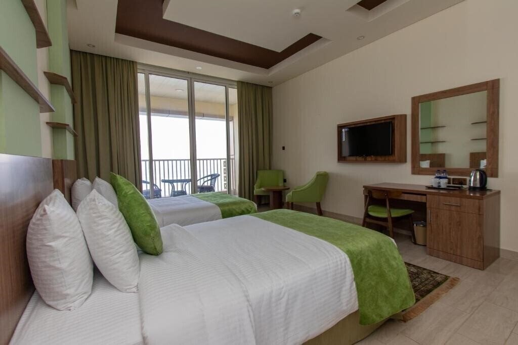 Фото Flamingo Beach Resort 3*