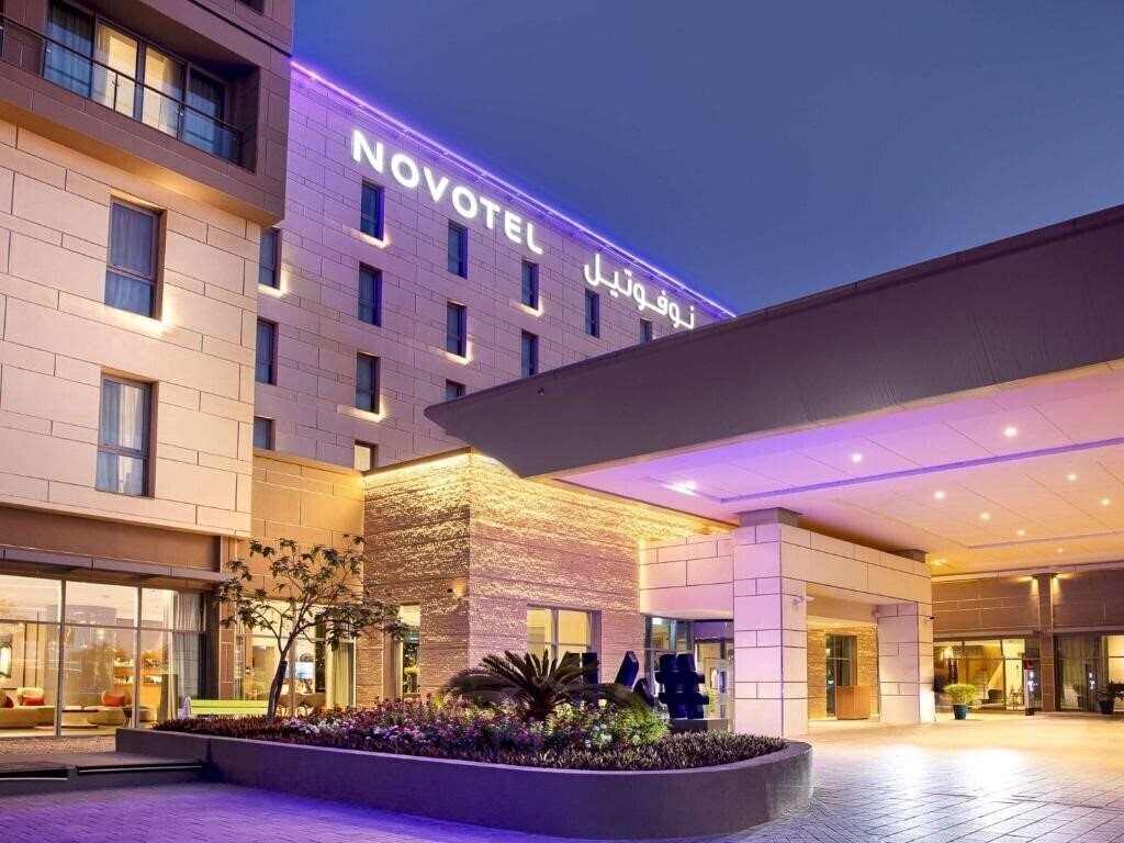 Готель Novotel Muscat Airport 4*