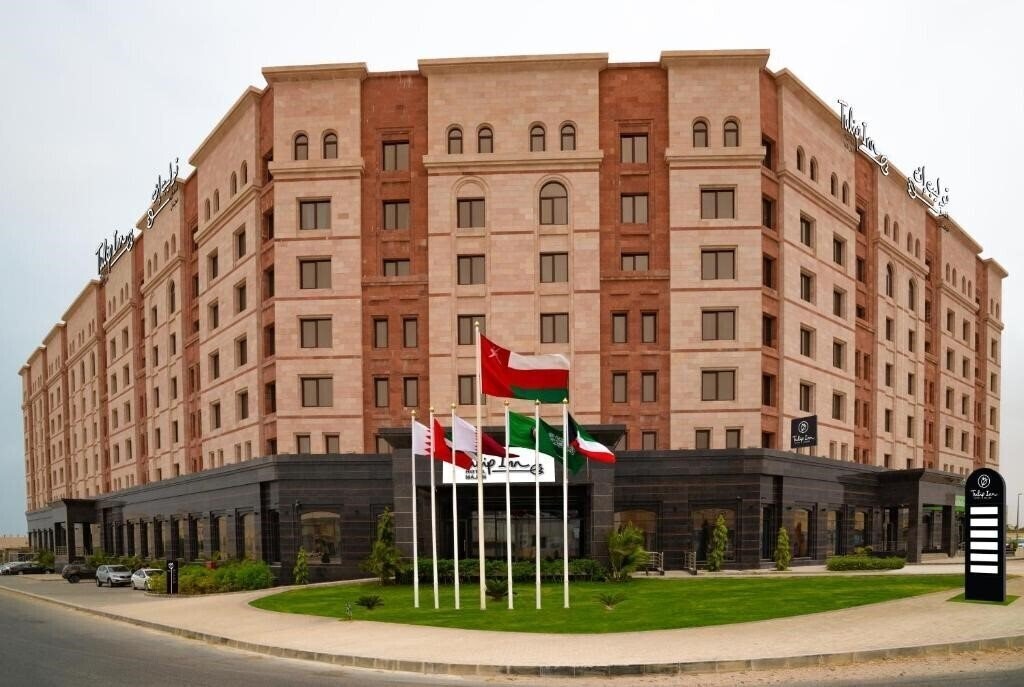 Готель Tulip Inn Hotel Majan 4*