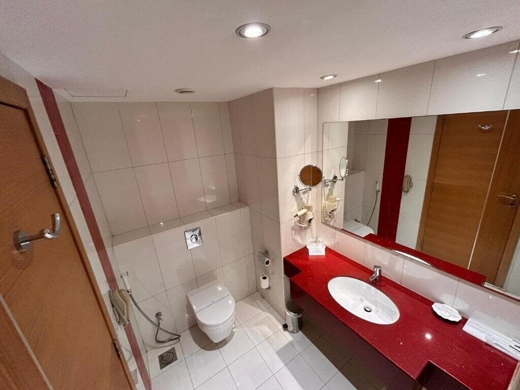 Фотография Golden Tulip Muscat 4*