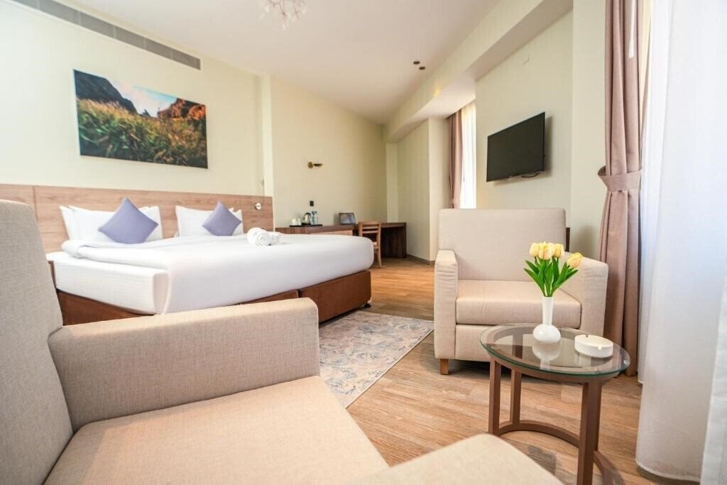 Готель Kyriad Hotel Muscat 4*