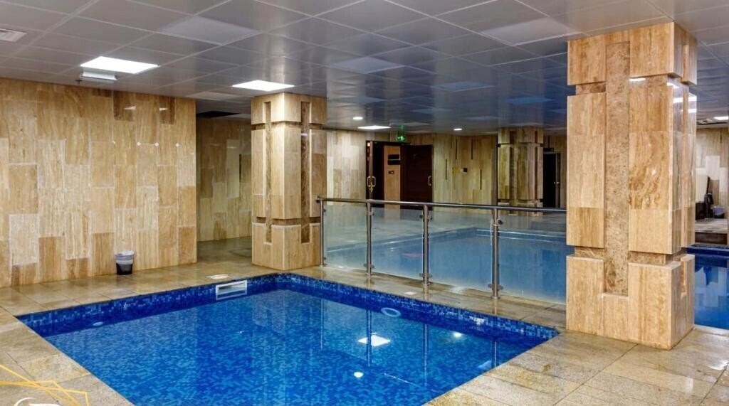 Фотографія Bristol Hotel 3*