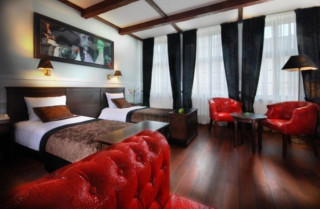 Фотография Holland House Residence 4*