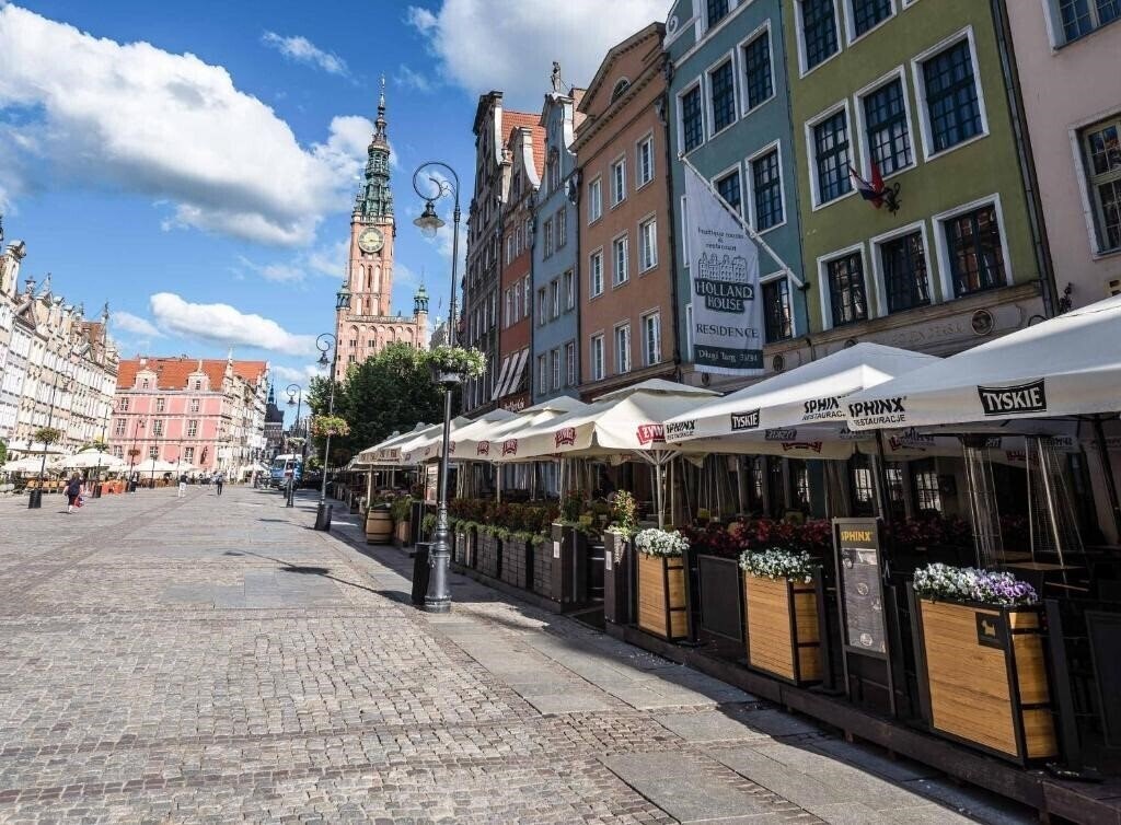 Отель Holland House Residence 4*