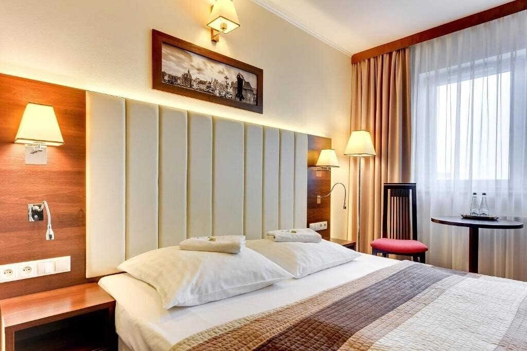 Готель Amber Hotel 3*