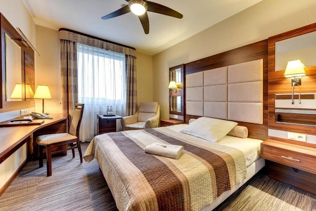 Фотографія Amber Hotel 3*