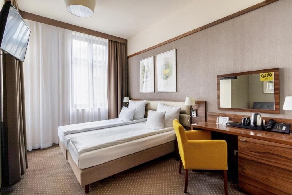 Готель Golden Tulip Krakow City Center 4*