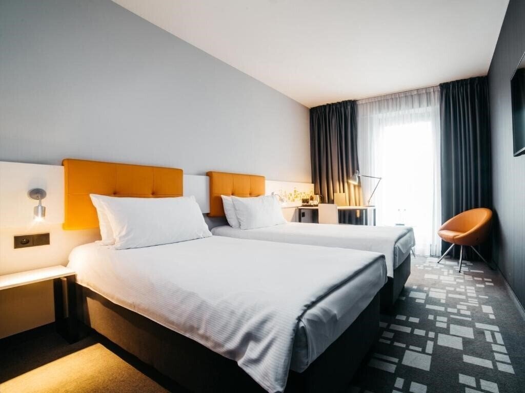 Отель Quality Hotel Krakow 3*