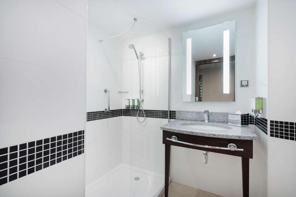 Фотографія Hampton By Hilton 4*