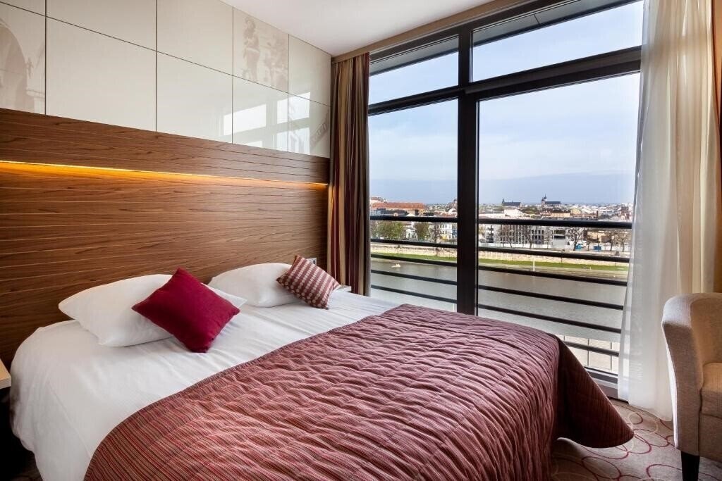 Фото Qubus Hotel Krakow 2*