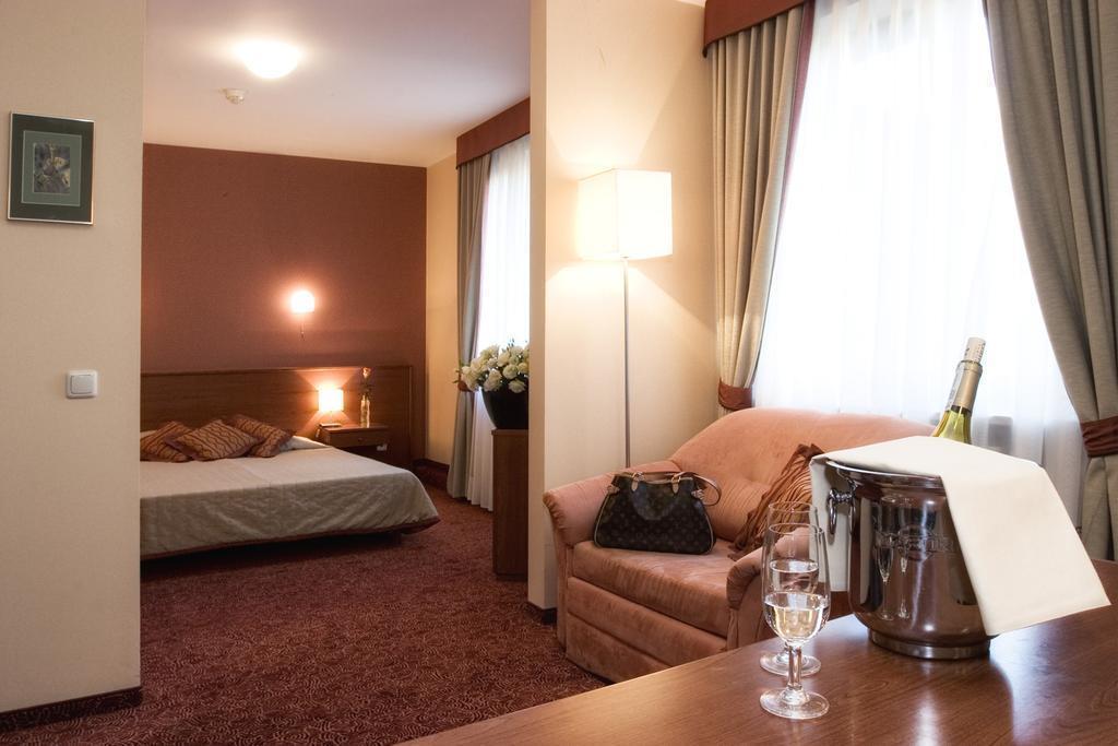 Готель Classic Hotel 3*