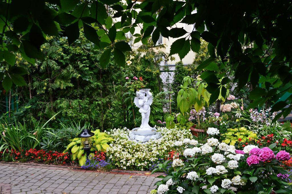 Фотографія Monika 2*