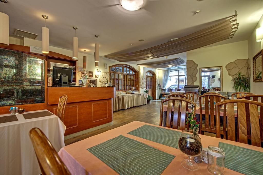 Готель Astoria 3*