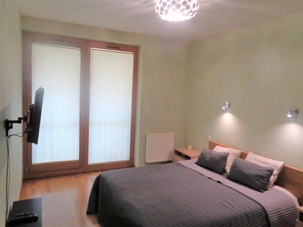 Фотографія Angel Plaza Apartments 4*