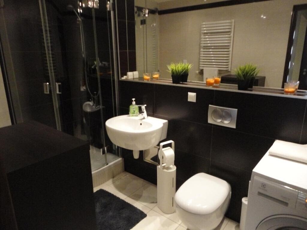 Картинка Angel Plaza Apartments 4*