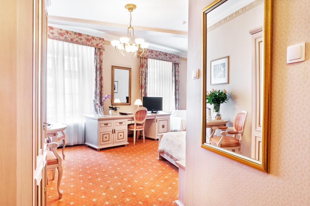 Готель Amadeus 4*