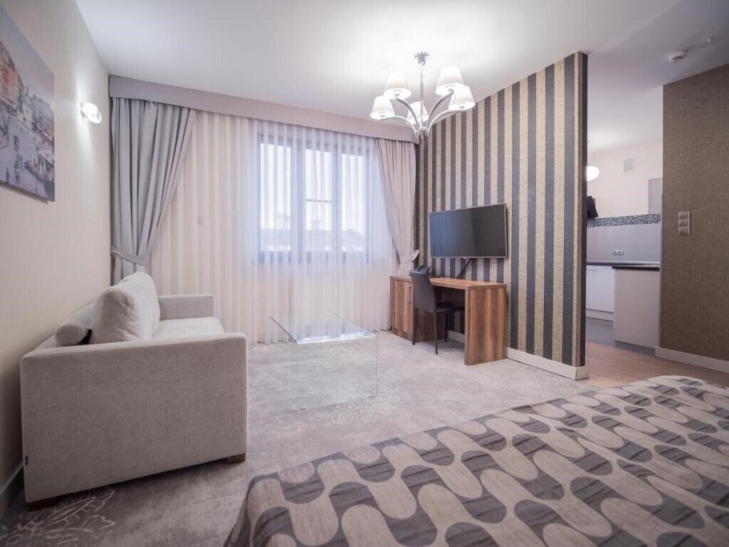 Отель Hotel Miodowa 3*
