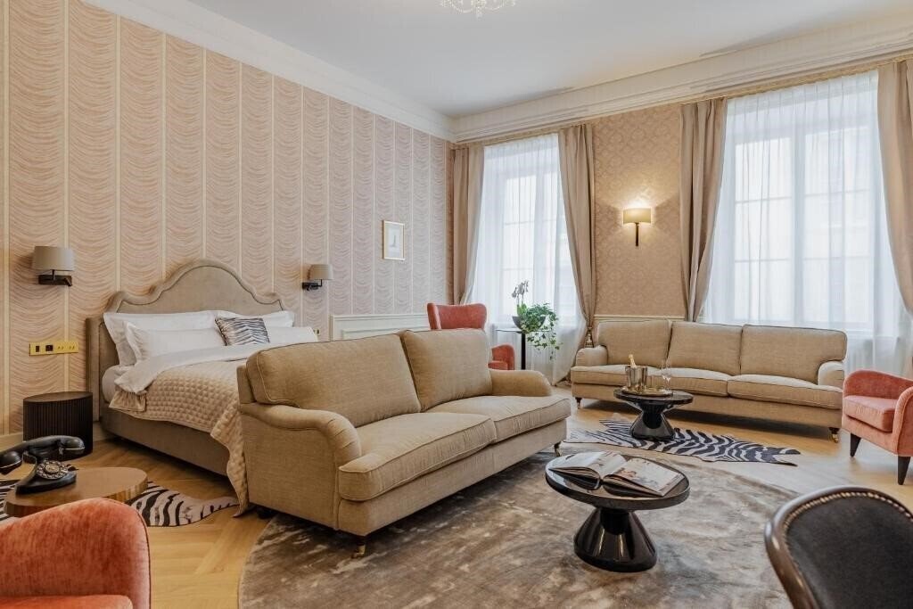 Фото Hotel Unicus Palace Old Town 5*