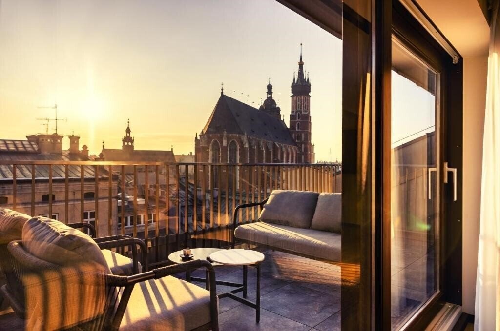 Фото Nomadic Suites 4*