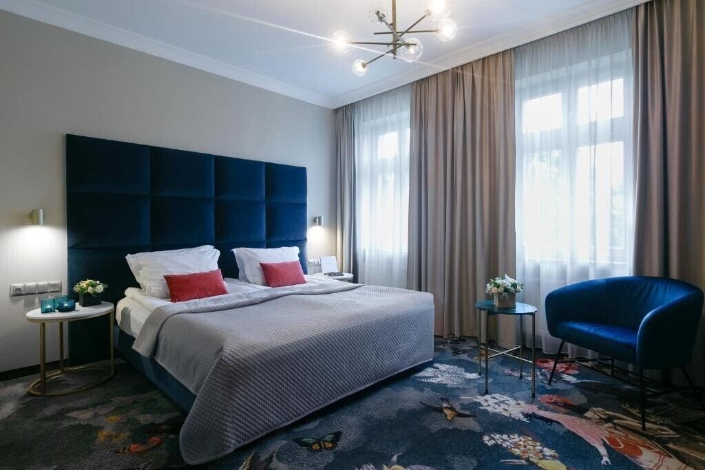 Фото Queen Boutique Hotel 4*