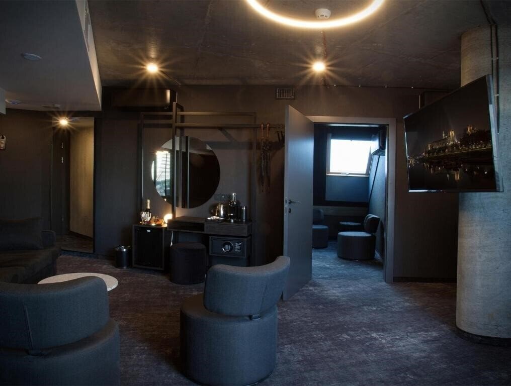 Фотография The Loft Hotel Adults Only 4*