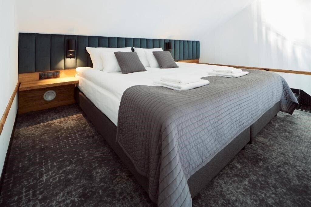 Отель New Port Aparthotel 4*