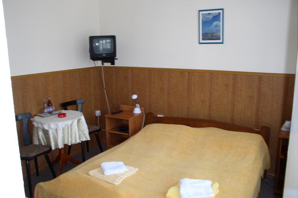 Готель Bona 2*