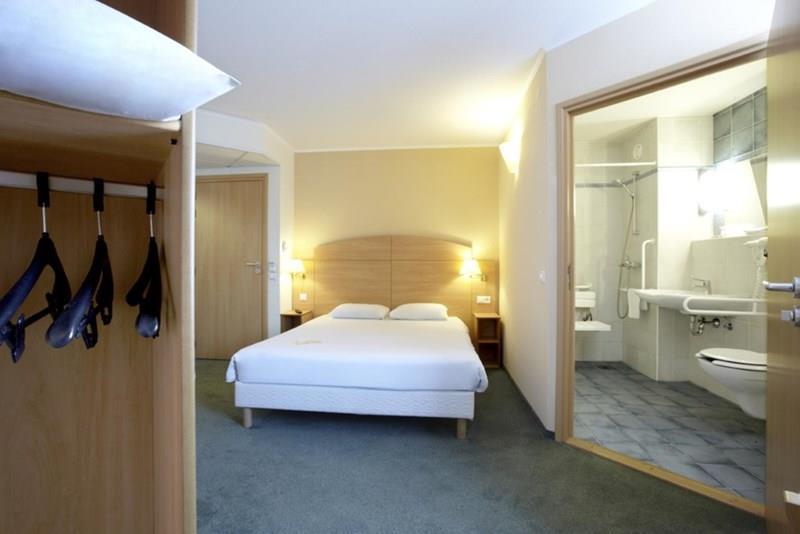 Фото Campanile Poznan Hotel 2*