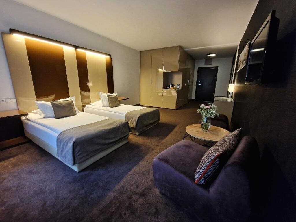 Фотографія Platinum Palace Serviced Apartments Резиденция апартаменты