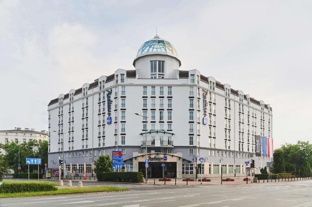 Готель Radisson Blu Sobieski 4*