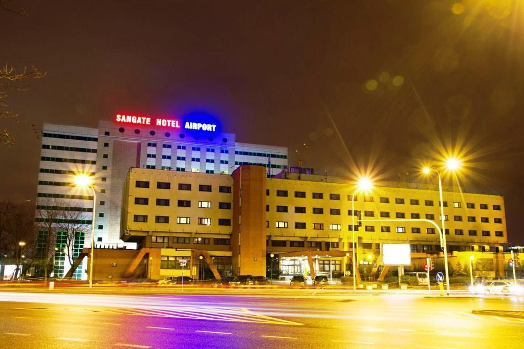 Отель Gromada Hotel Airport 3*