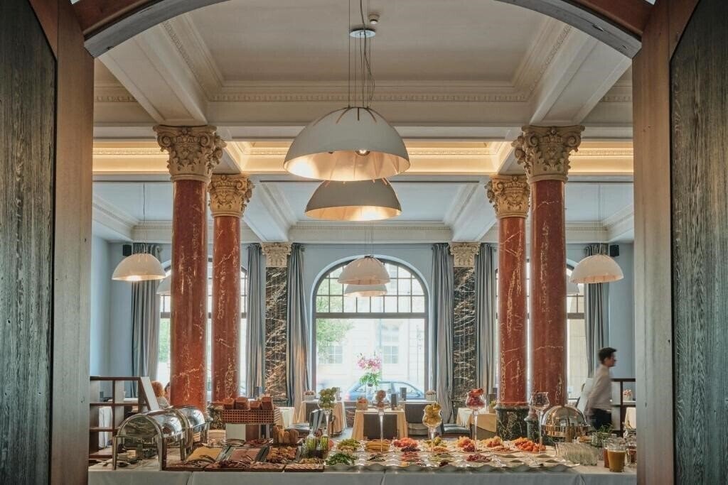 Фотографія Monopol Hotel 5*