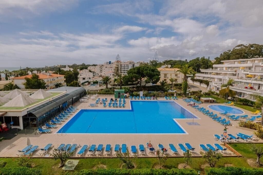 Отель Muthu Clube Praia Da Oura 3*